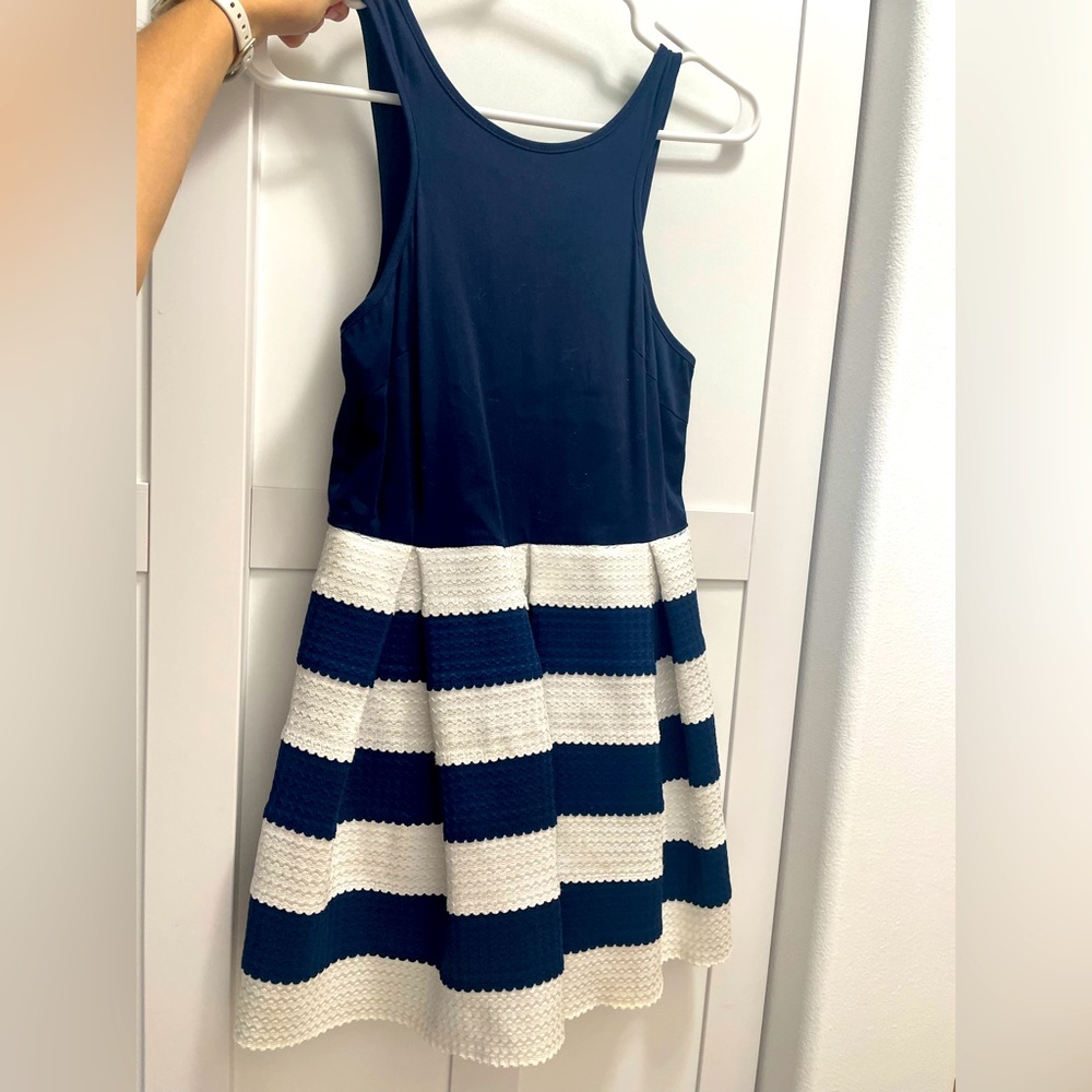 Navy blue and white dress Size: 8 or S